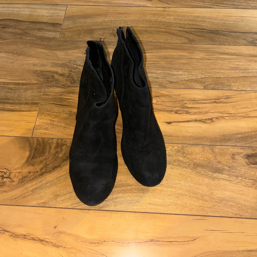 Women’s heel shoes size 6 1/2